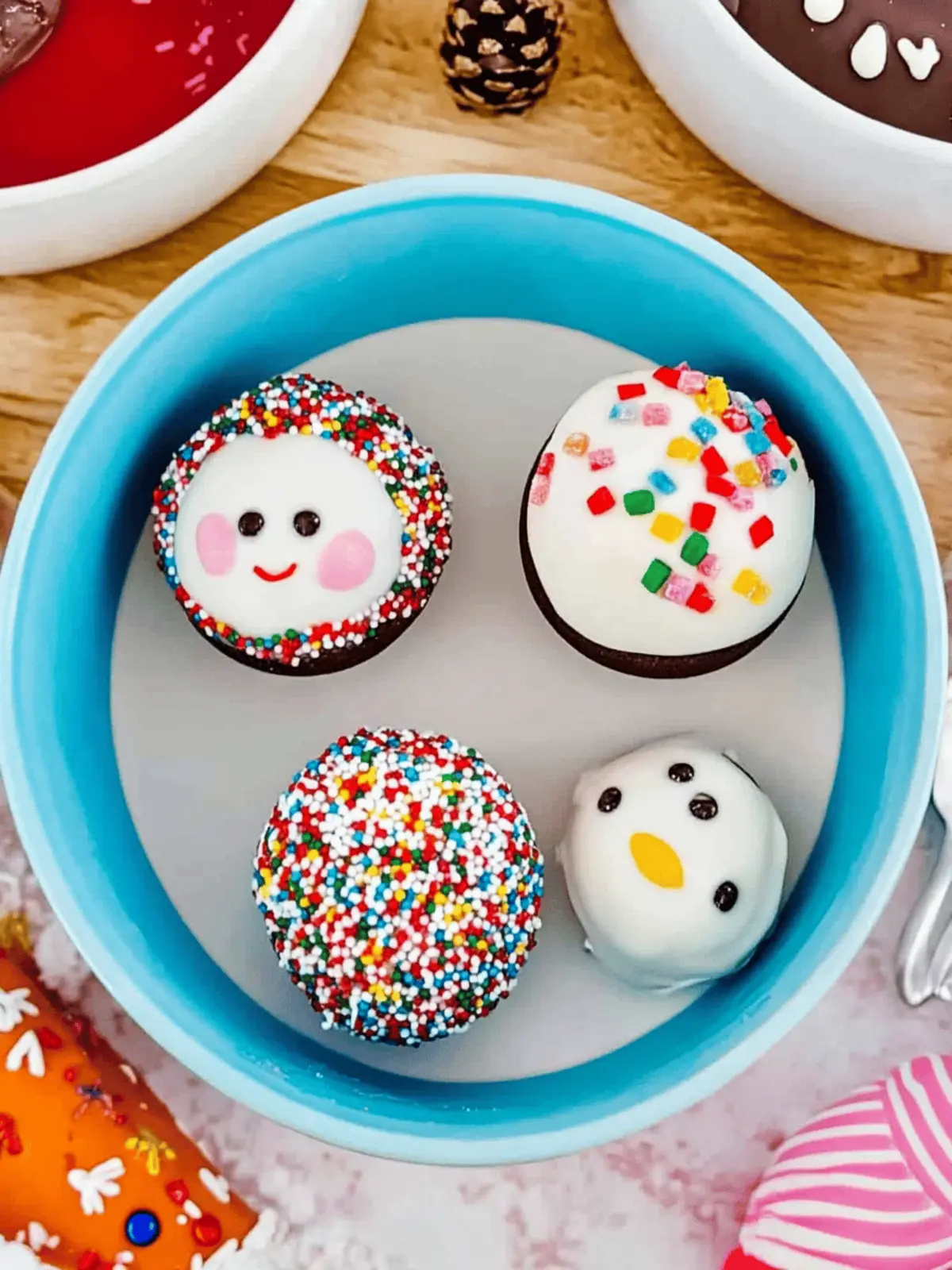 Delightful Christmas Hot Chocolate Bombs for Festive Cheer 3 Christmas Hot Chocolate Bombs
