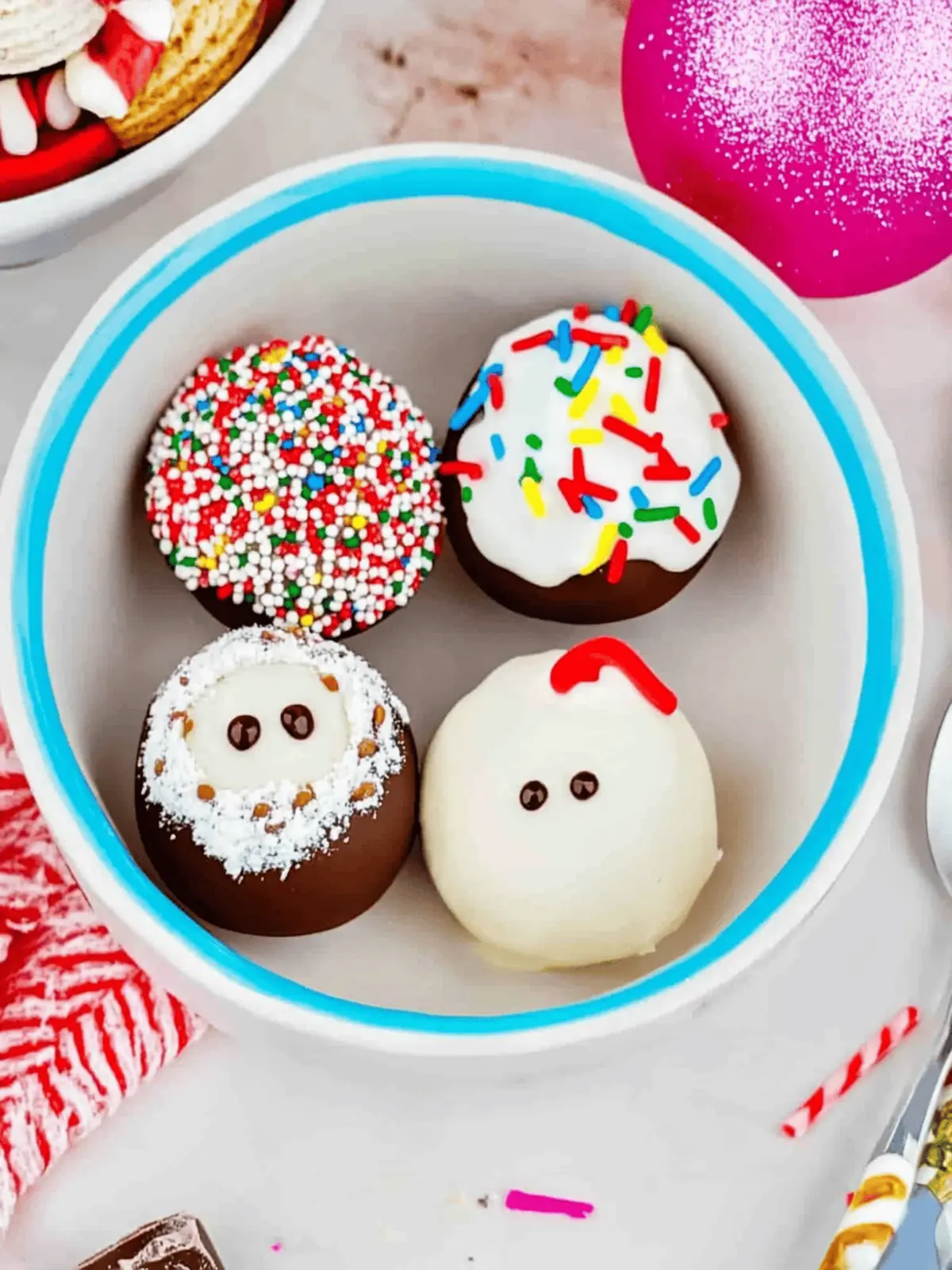 Delightful Christmas Hot Chocolate Bombs for Festive Cheer 2 Christmas Hot Chocolate Bombs